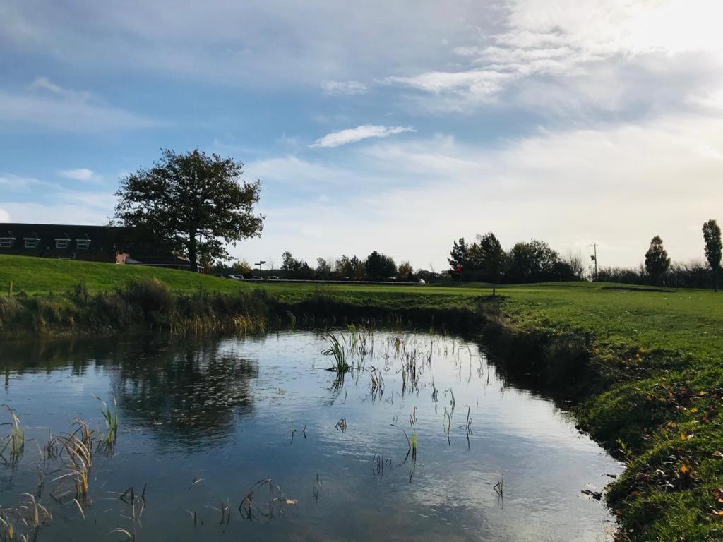 Silverstone Golf Club And Hotel Экстерьер фото