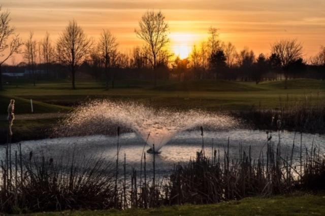 Silverstone Golf Club And Hotel Экстерьер фото